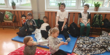 Dzieci podczas relaksu